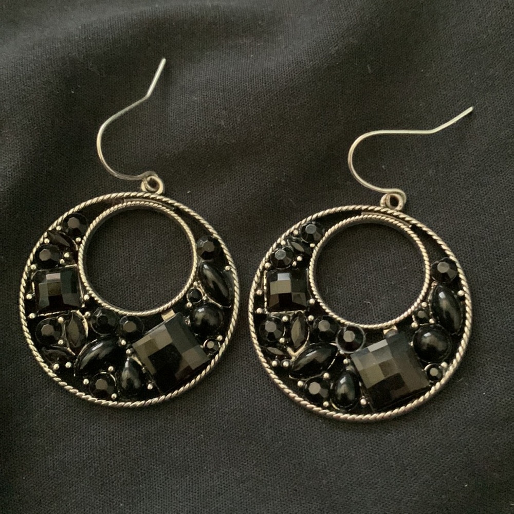 Sliver & black dangle earrings